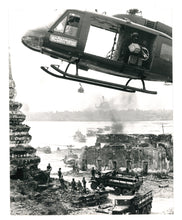 Load image into Gallery viewer, Killing Fields, 1984 Press Kit
